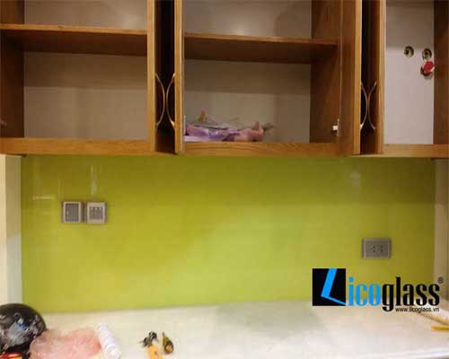 Kính ốp bếp màu vàng kinh-op-bep-mau-vang...