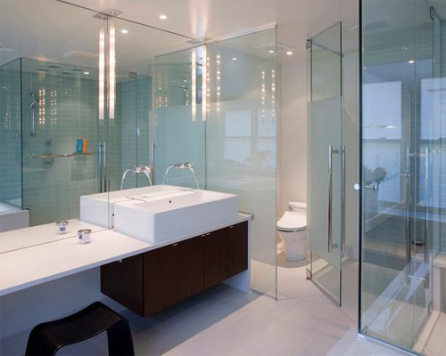 Moreglass báo giá thi công phòng tắm kính