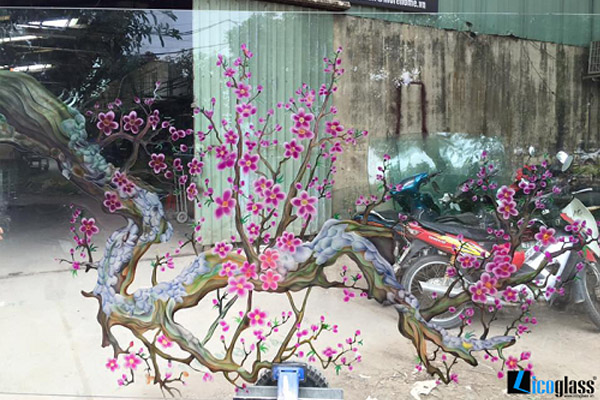 Tạo không khí Xuân với kính màu họa tiết