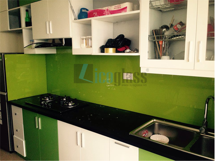 kính ốp bếp màu xanh non