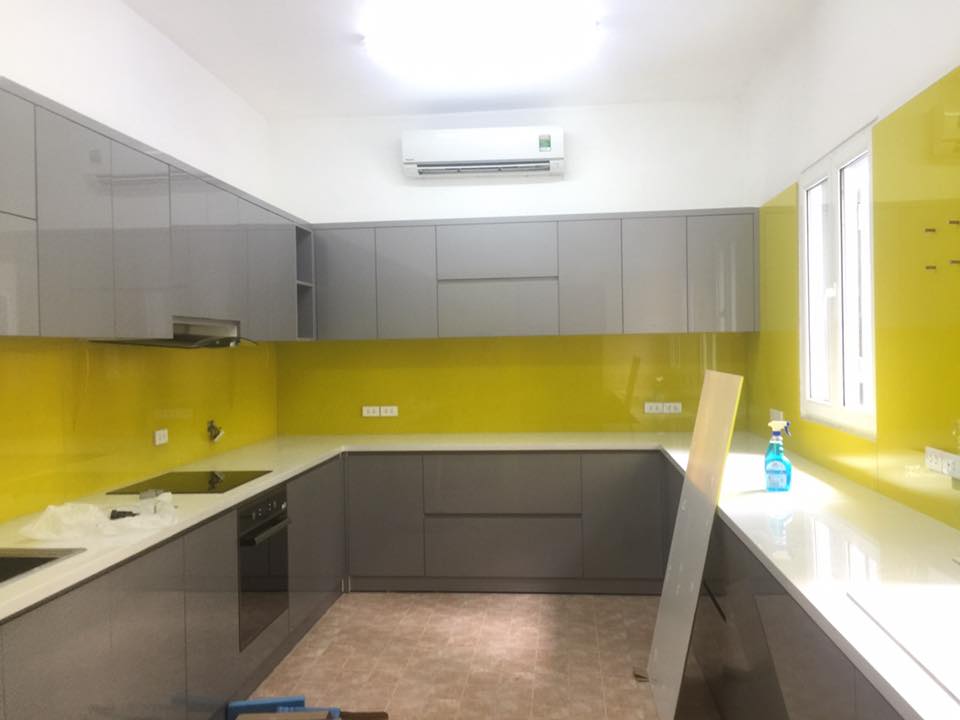 Kính màu ốp bếp Kính màu ốp bếp